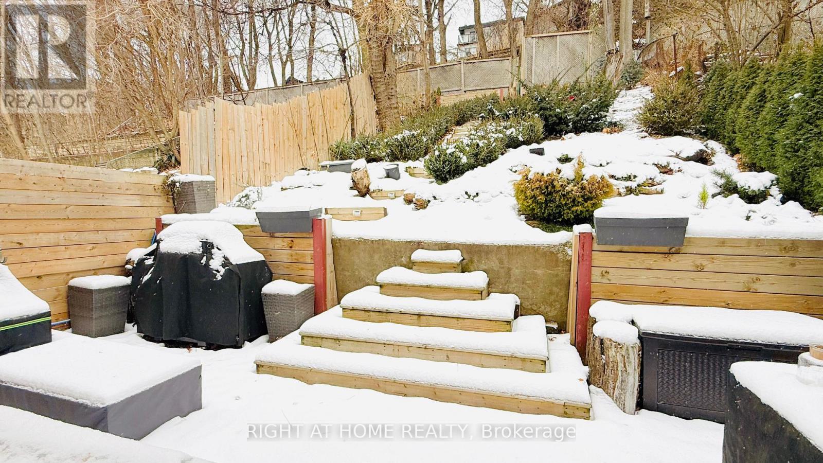 646 Davenport Road, Toronto, Ontario  M5R 1K9 - Photo 9 - C12658160