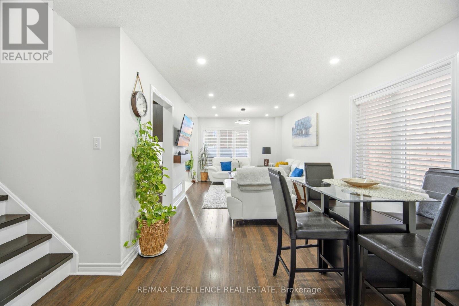 38 Coppermill Drive, Brampton, Ontario  L7A 1M8 - Photo 8 - W12658140