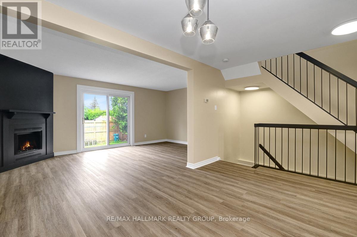 1701 Lafrance Drive, Ottawa, Ontario  K1E 2L7 - Photo 10 - X12658166