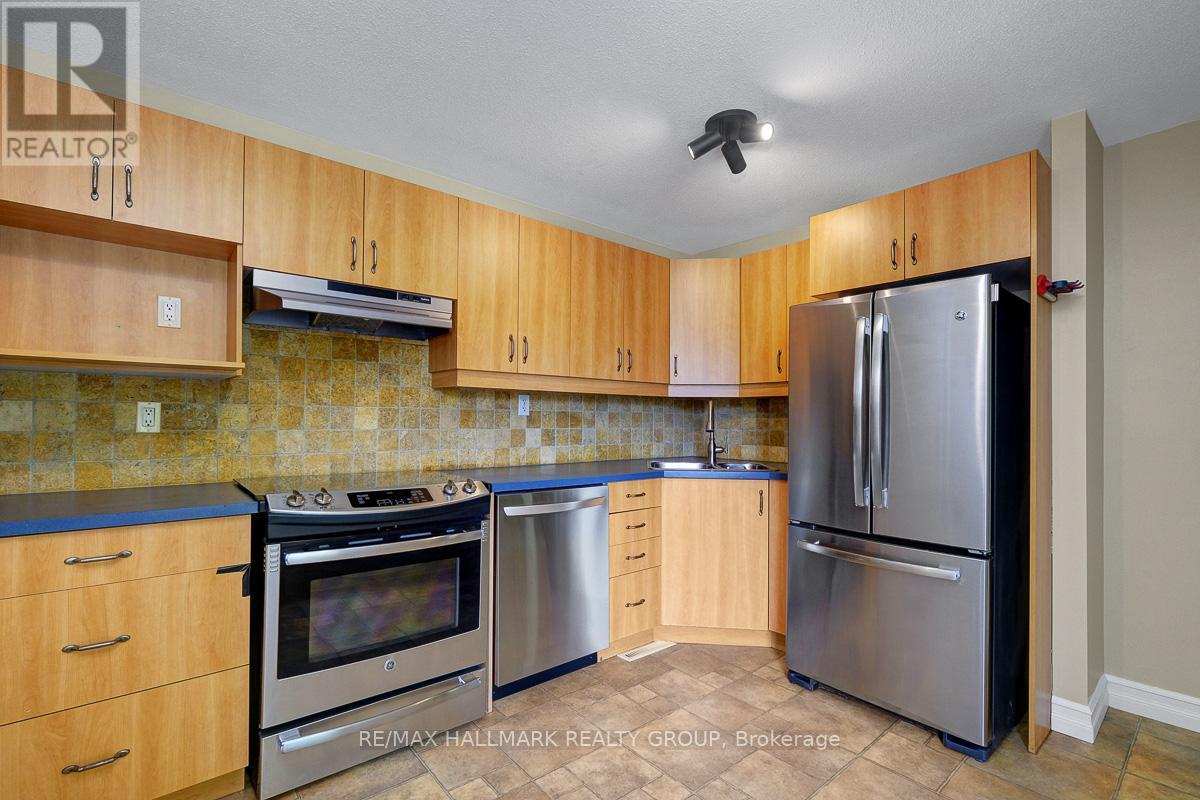 1701 Lafrance Drive, Ottawa, Ontario  K1E 2L7 - Photo 14 - X12658166