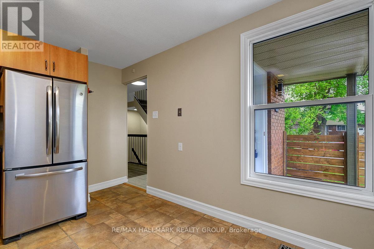1701 Lafrance Drive, Ottawa, Ontario  K1E 2L7 - Photo 15 - X12658166