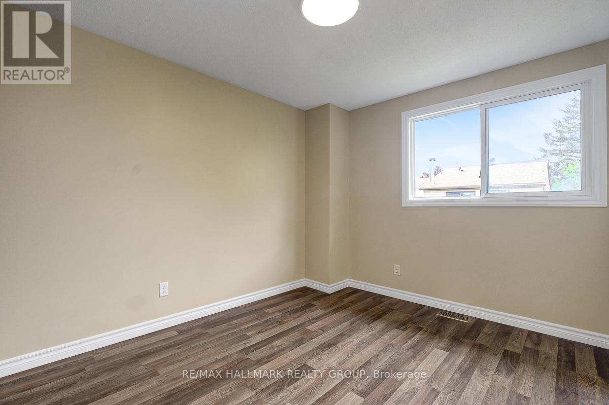 1701 Lafrance Drive, Ottawa, Ontario  K1E 2L7 - Photo 23 - X12658166