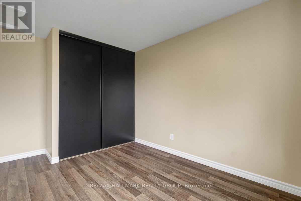1701 Lafrance Drive, Ottawa, Ontario  K1E 2L7 - Photo 24 - X12658166