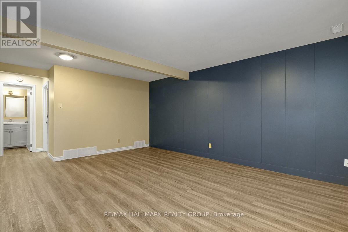 1701 Lafrance Drive, Ottawa, Ontario  K1E 2L7 - Photo 28 - X12658166