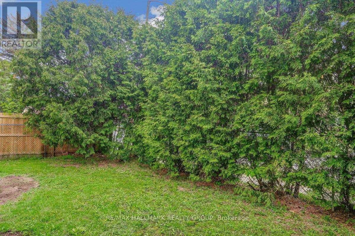 1701 Lafrance Drive, Ottawa, Ontario  K1E 2L7 - Photo 35 - X12658166