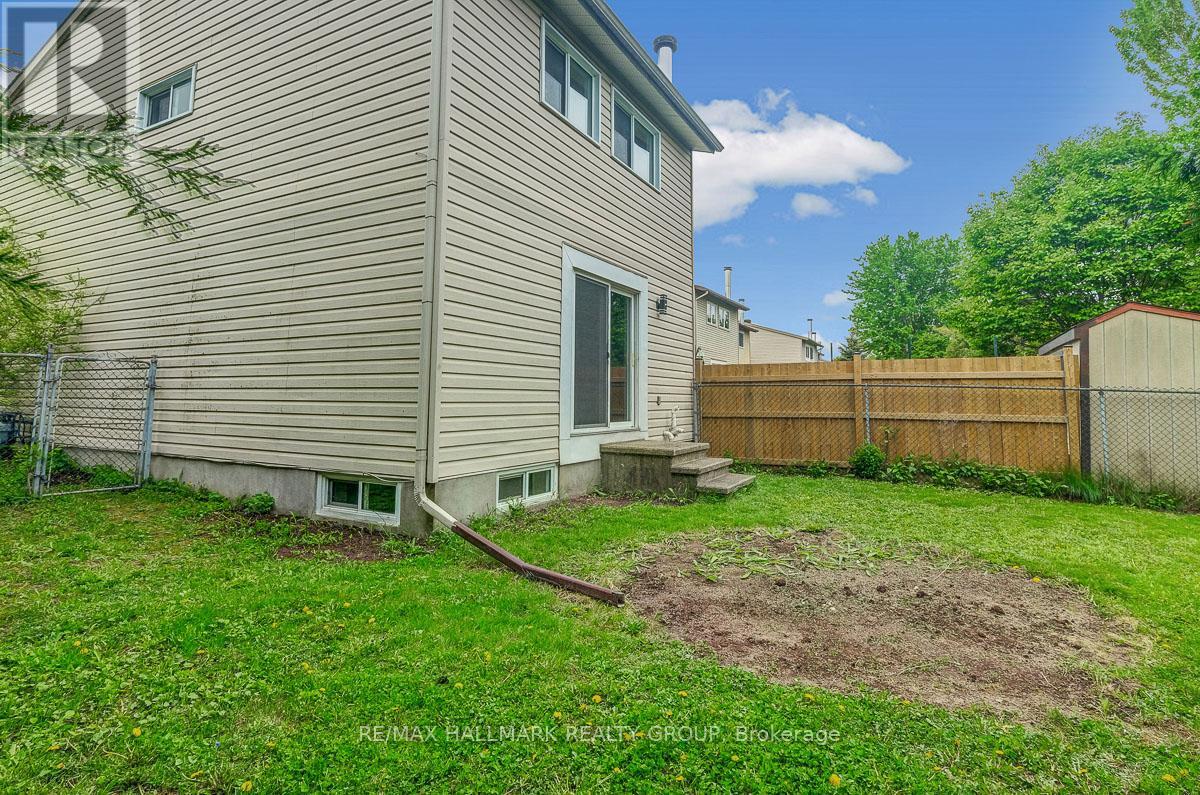 1701 Lafrance Drive, Ottawa, Ontario  K1E 2L7 - Photo 36 - X12658166