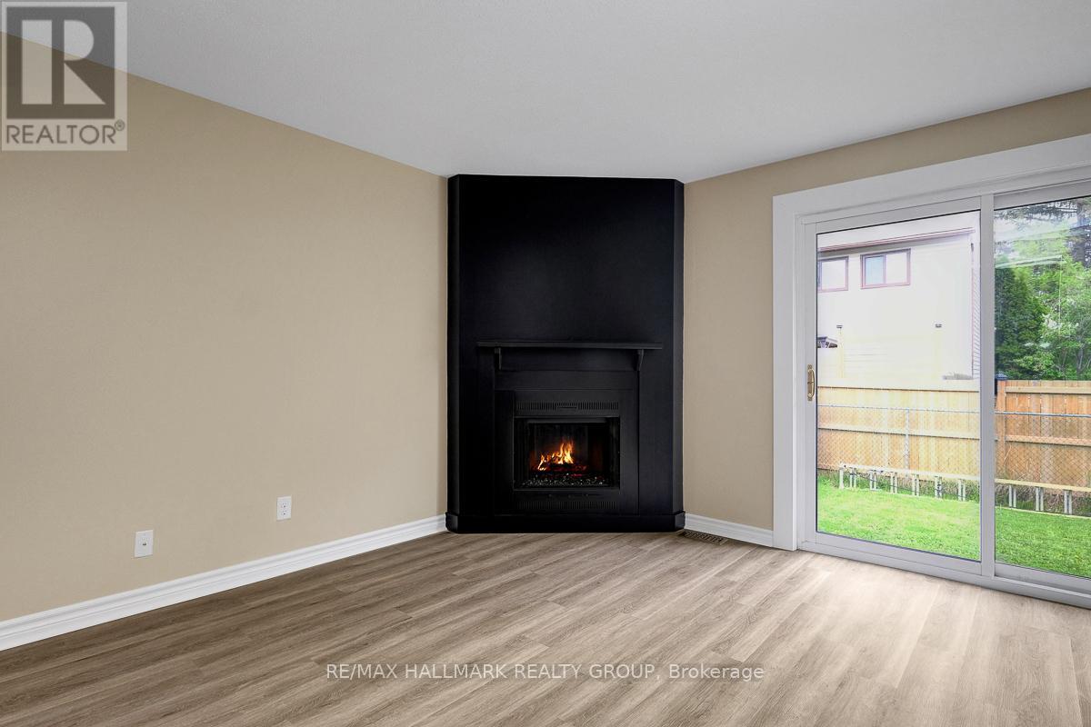 1701 Lafrance Drive, Ottawa, Ontario  K1E 2L7 - Photo 6 - X12658166