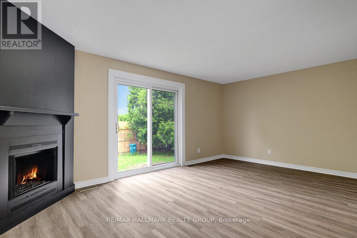 1701 Lafrance Drive, Ottawa, Ontario  K1E 2L7 - Photo 7 - X12658166