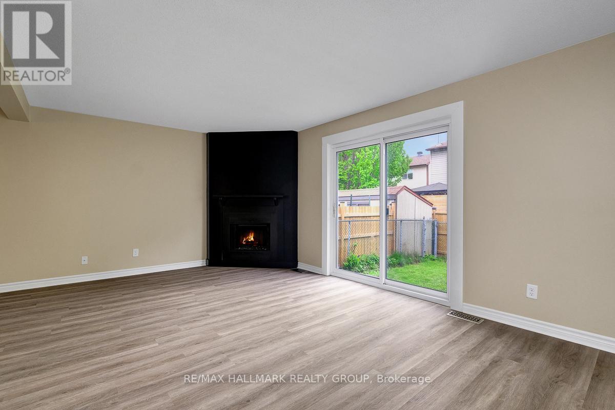 1701 Lafrance Drive, Ottawa, Ontario  K1E 2L7 - Photo 8 - X12658166