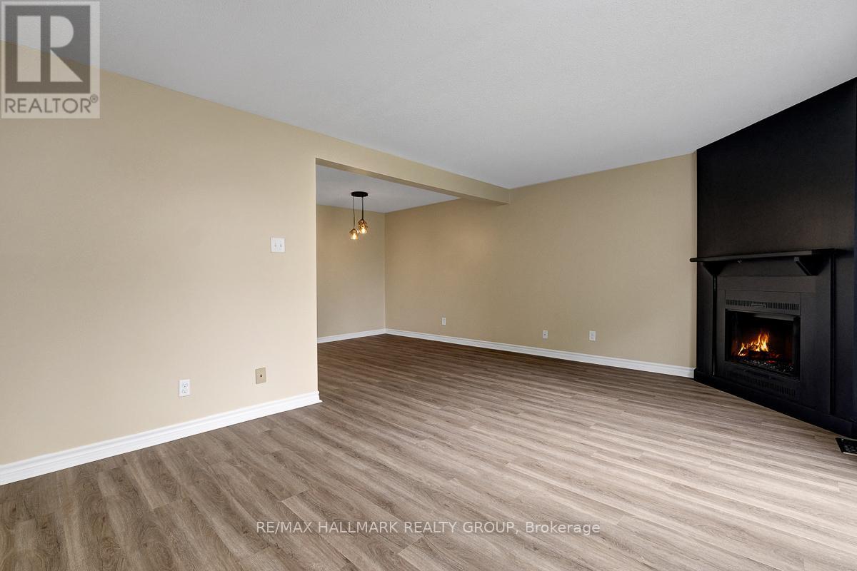 1701 Lafrance Drive, Ottawa, Ontario  K1E 2L7 - Photo 9 - X12658166