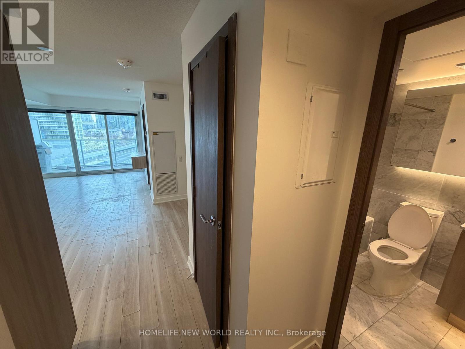 908 - 19 Bathurst Street, Toronto, Ontario  M6A 2E1 - Photo 2 - C12658164