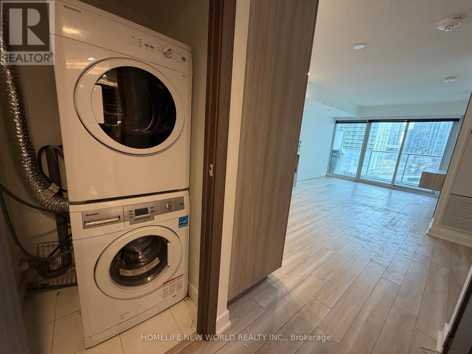 908 - 19 Bathurst Street, Toronto, Ontario  M6A 2E1 - Photo 4 - C12658164