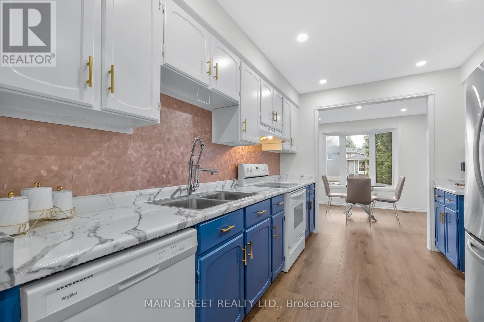 43 Riverglen Drive, Georgina, Ontario  L4P 3K7 - Photo 11 - N12658162