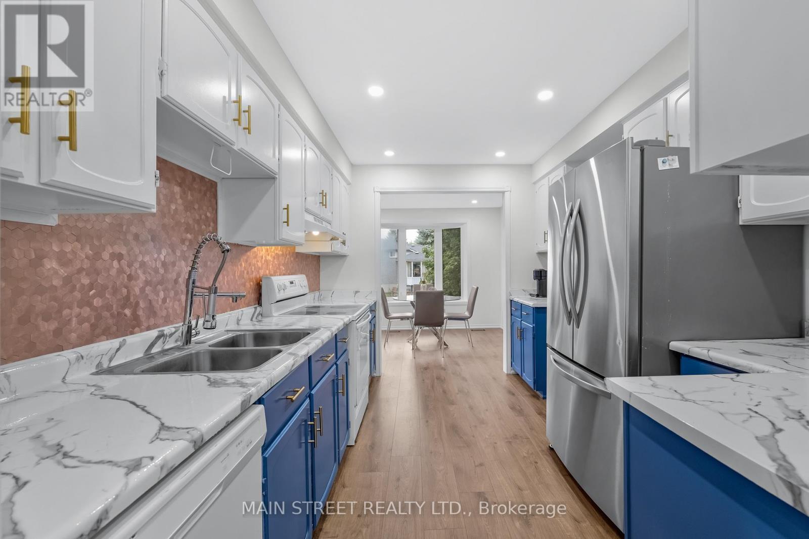 43 Riverglen Drive, Georgina, Ontario  L4P 3K7 - Photo 14 - N12658162