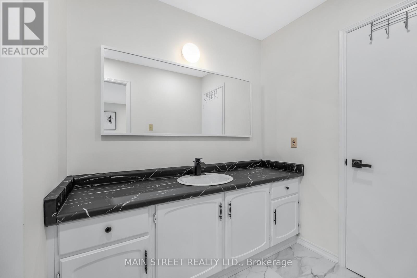 43 Riverglen Drive, Georgina, Ontario  L4P 3K7 - Photo 20 - N12658162