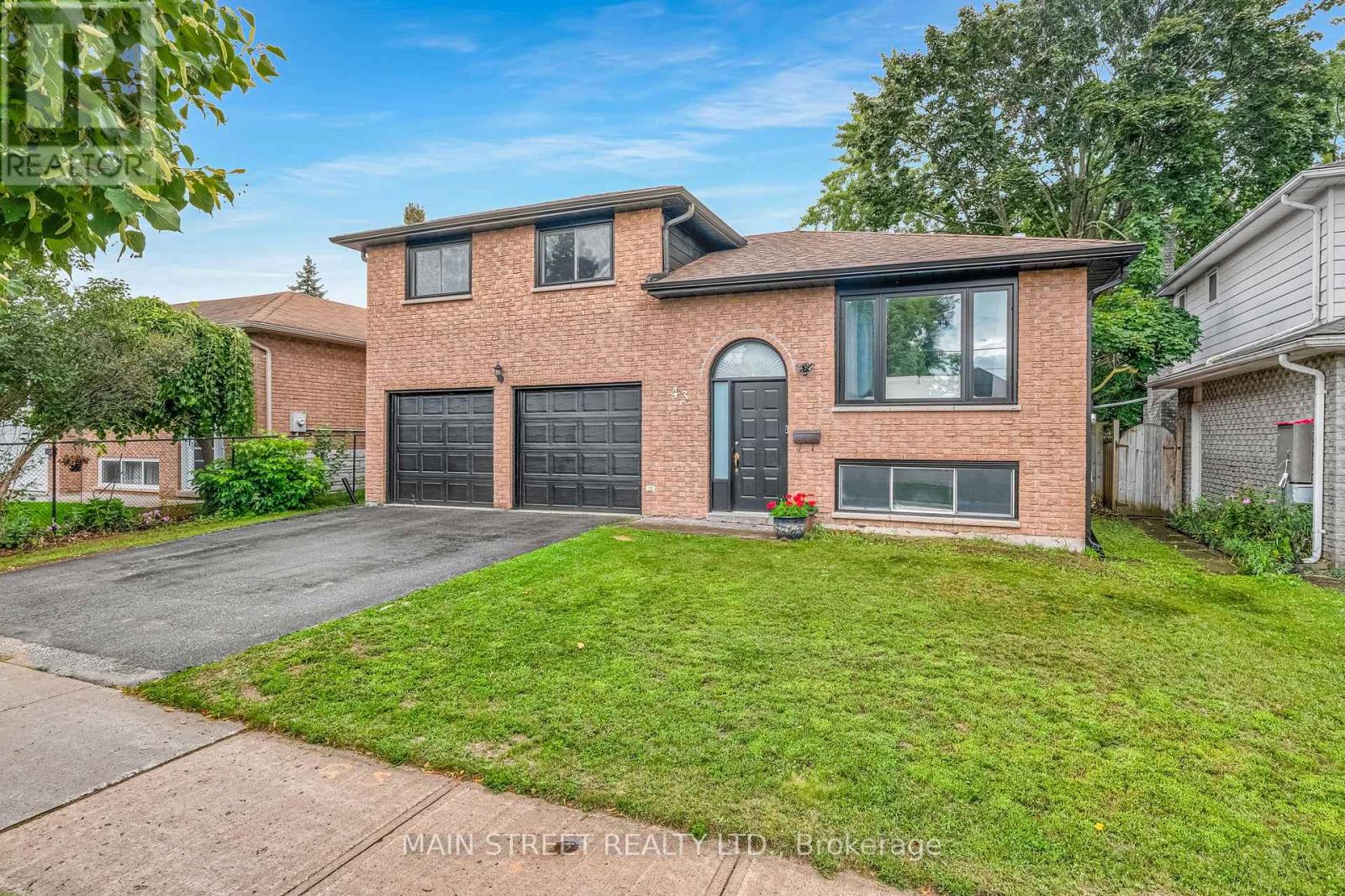 43 Riverglen Drive, Georgina, Ontario  L4P 3K7 - Photo 3 - N12658162