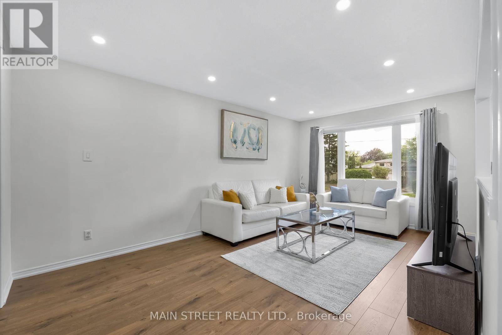 43 Riverglen Drive, Georgina, Ontario  L4P 3K7 - Photo 7 - N12658162