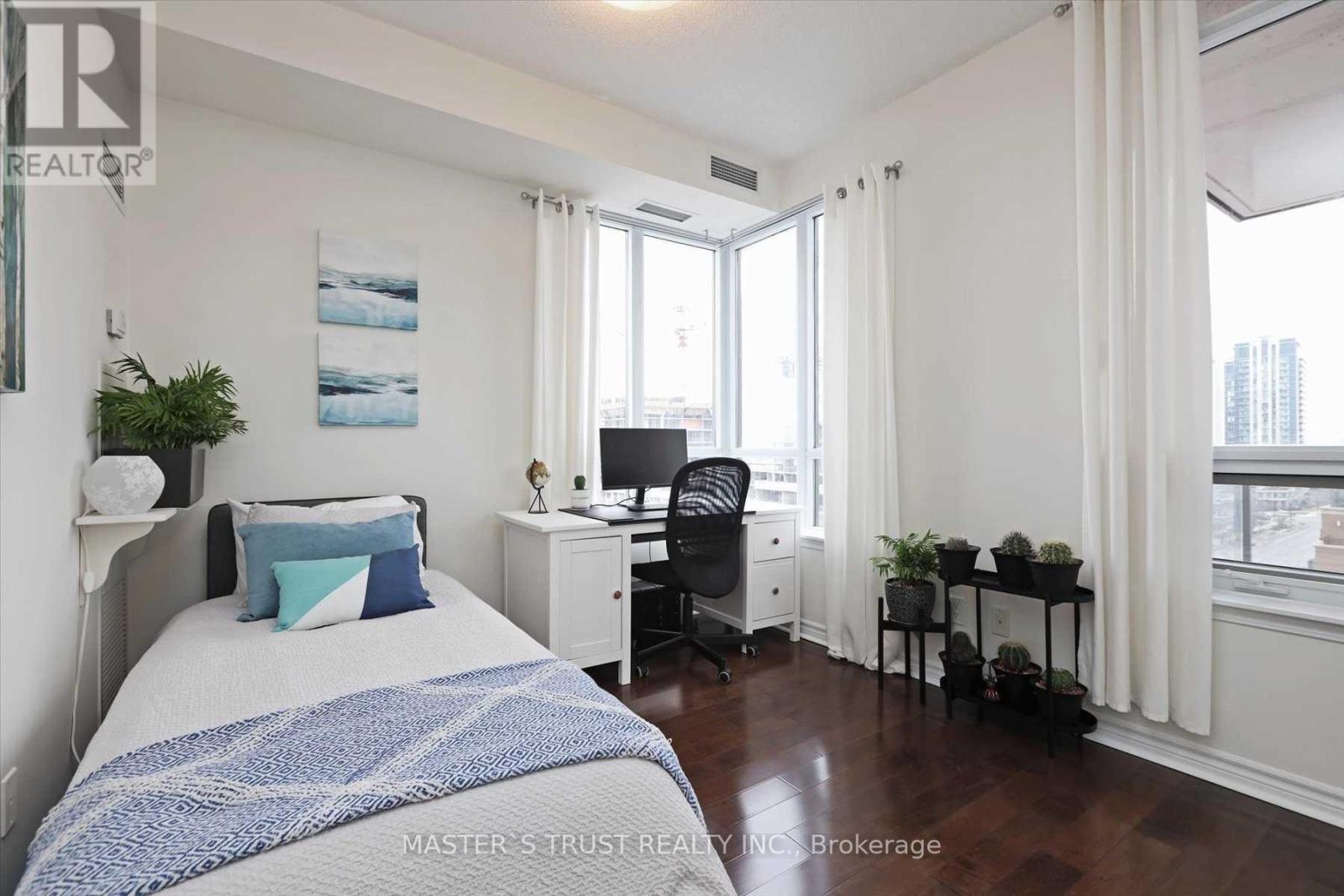 1004 - 388 Prince Of Wales Drive, Mississauga, Ontario  L5B 0A1 - Photo 22 - W12658172