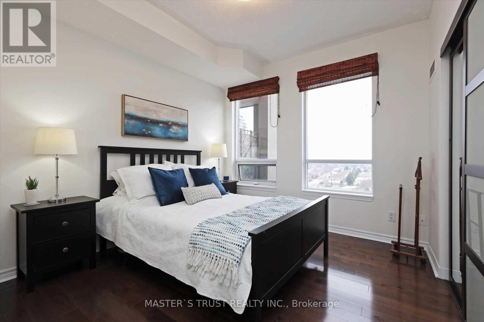 1004 - 388 Prince Of Wales Drive, Mississauga, Ontario  L5B 0A1 - Photo 23 - W12658172