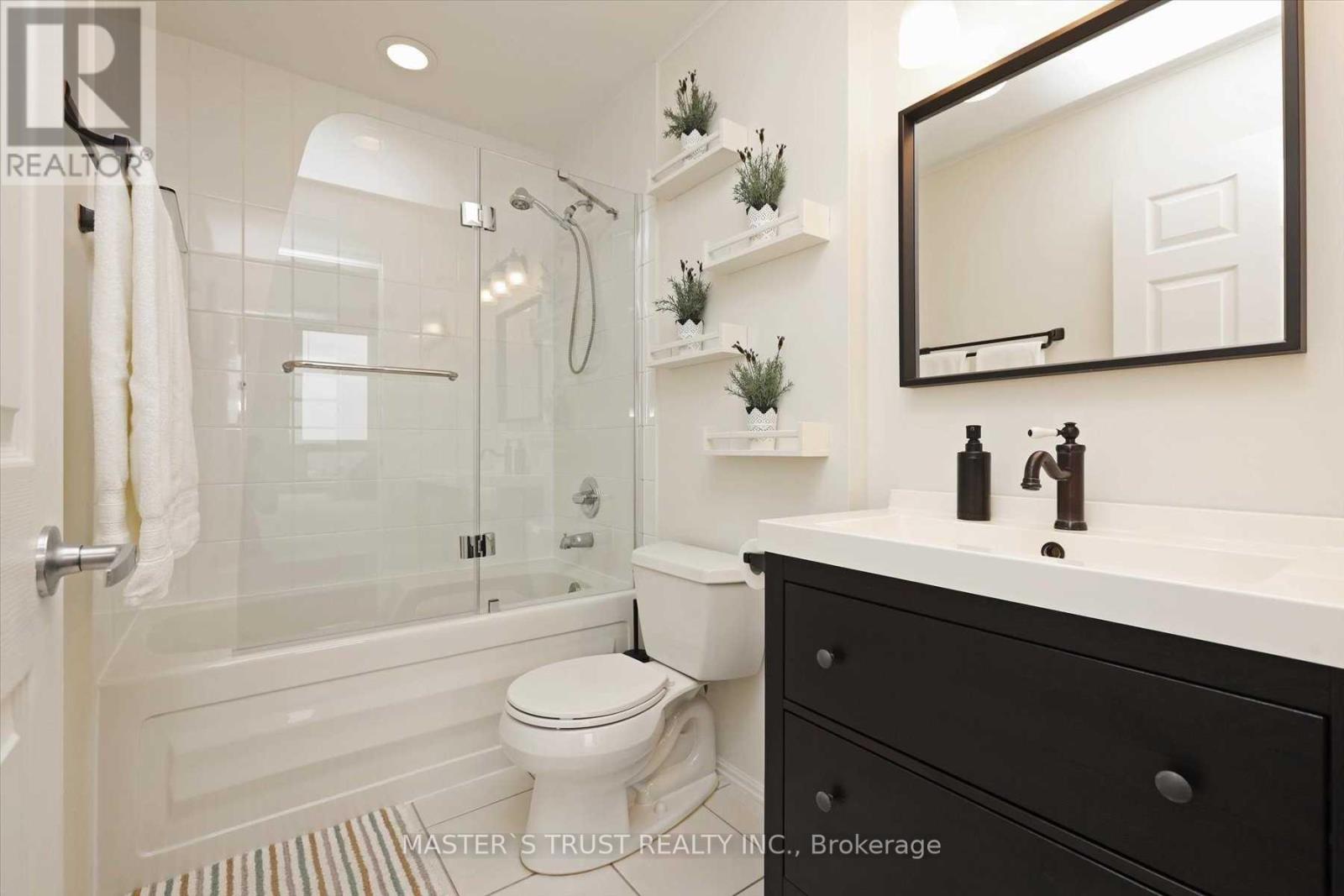 1004 - 388 Prince Of Wales Drive, Mississauga, Ontario  L5B 0A1 - Photo 27 - W12658172