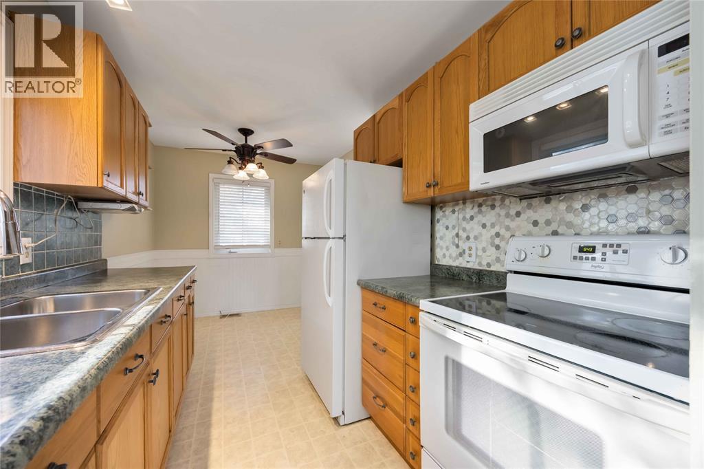 124 Fairview Place, Sarnia, Ontario  N7S 4E1 - Photo 15 - 25022468