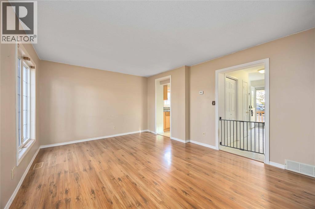 124 Fairview Place, Sarnia, Ontario  N7S 4E1 - Photo 9 - 25022468