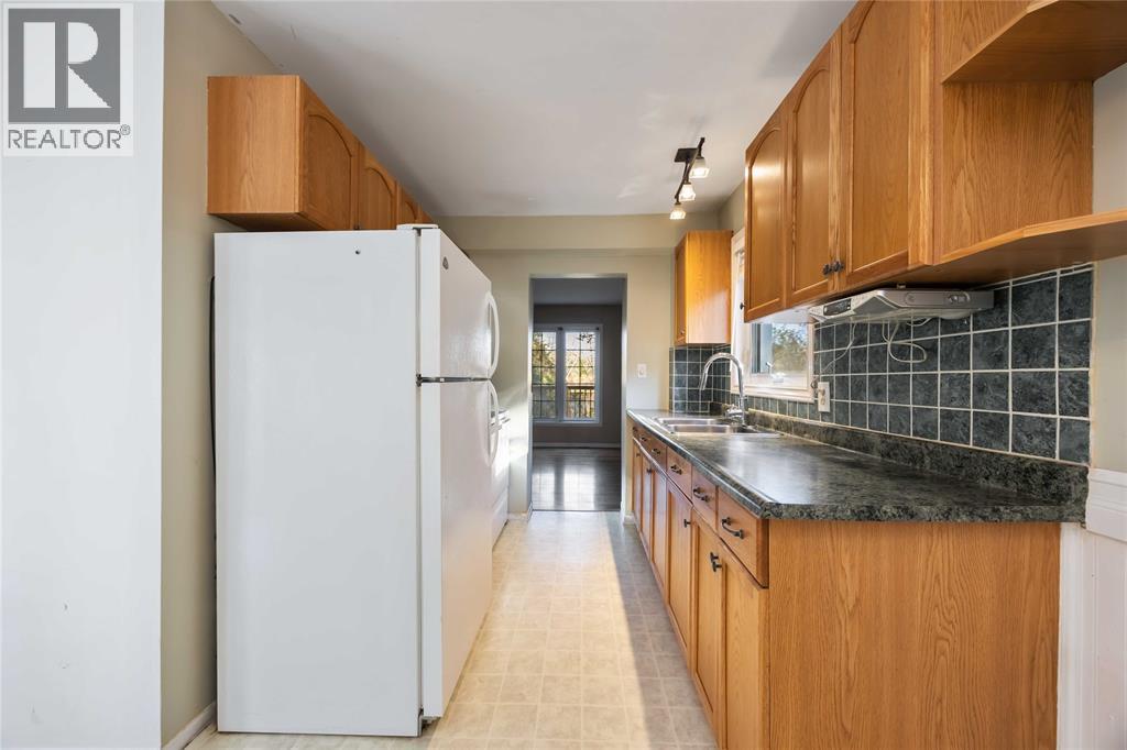 124 Fairview Place, Sarnia, Ontario  N7S 4E1 - Photo 13 - 25022468