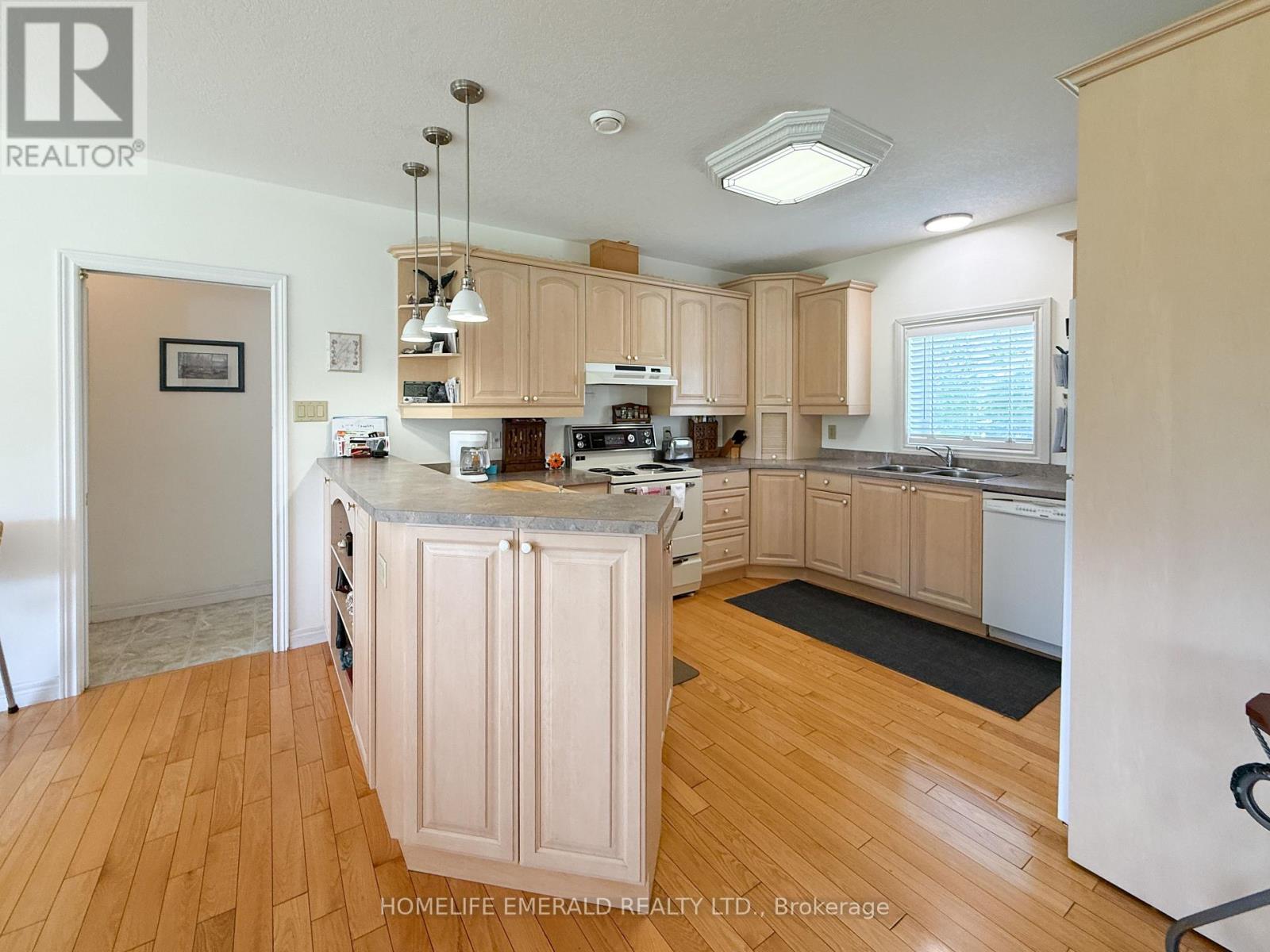 3175 3/4 Concession, Clearview, Ontario  L0M 1N0 - Photo 10 - S12400875