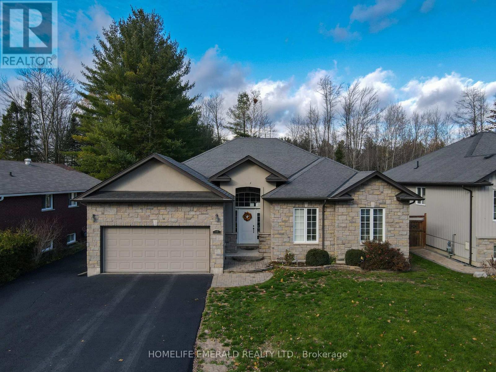 17 Tree Top Street, Essa, Ontario  L0M 1B2 - Photo 2 - N12585604