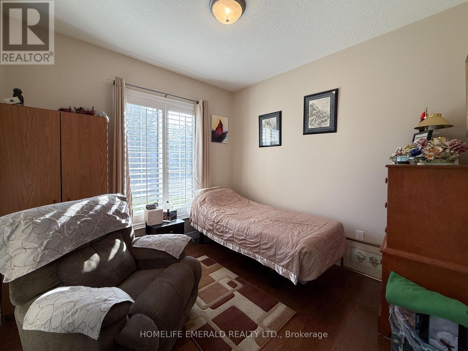 17 Tree Top Street, Essa, Ontario  L0M 1B2 - Photo 32 - N12585604