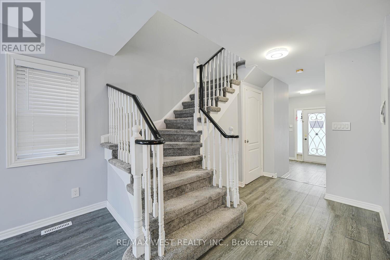 46 Woodhaven Drive, Brampton, Ontario  L7A 1Y8 - Photo 10 - W12648362