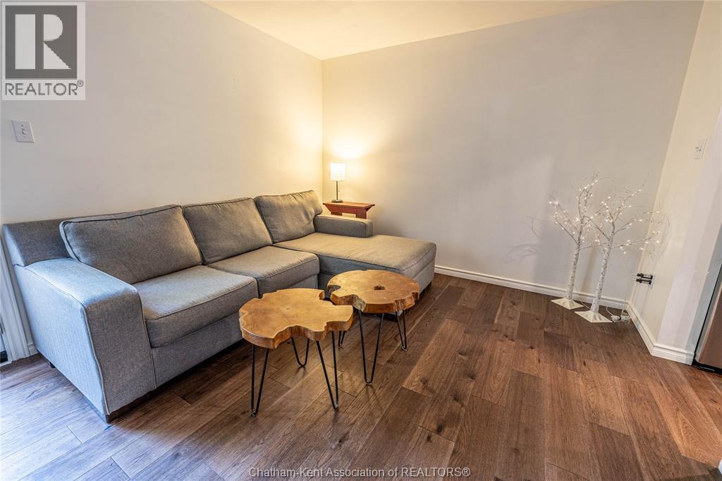 Photo 13 of 42 for 70 Chapman Court Unit# 53