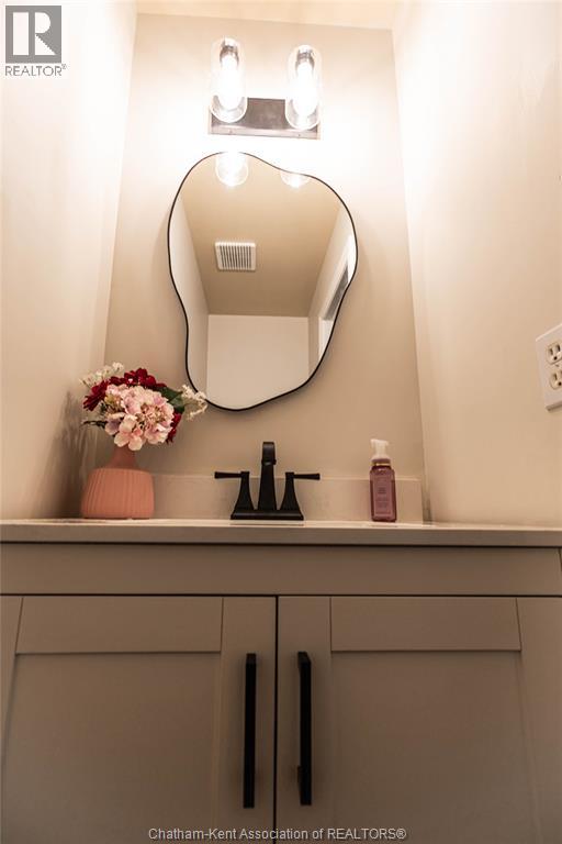 Photo 17 of 42 for 70 Chapman Court Unit# 53