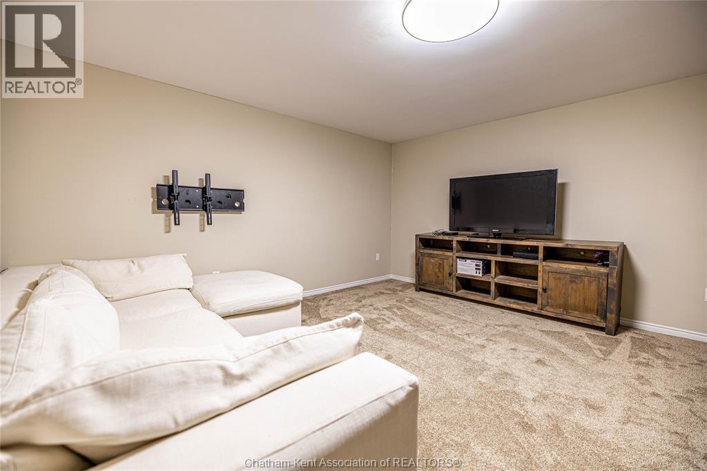 Photo 32 of 42 for 70 Chapman Court Unit# 53