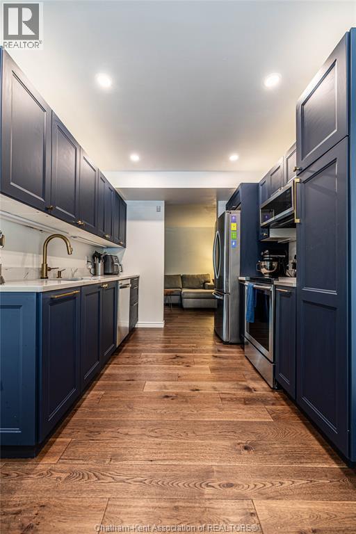 Photo 5 of 42 for 70 Chapman Court Unit# 53