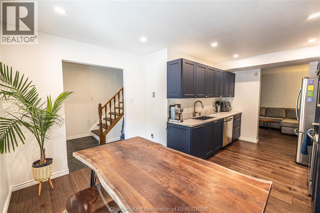 Photo 7 of 42 for 70 Chapman Court Unit# 53