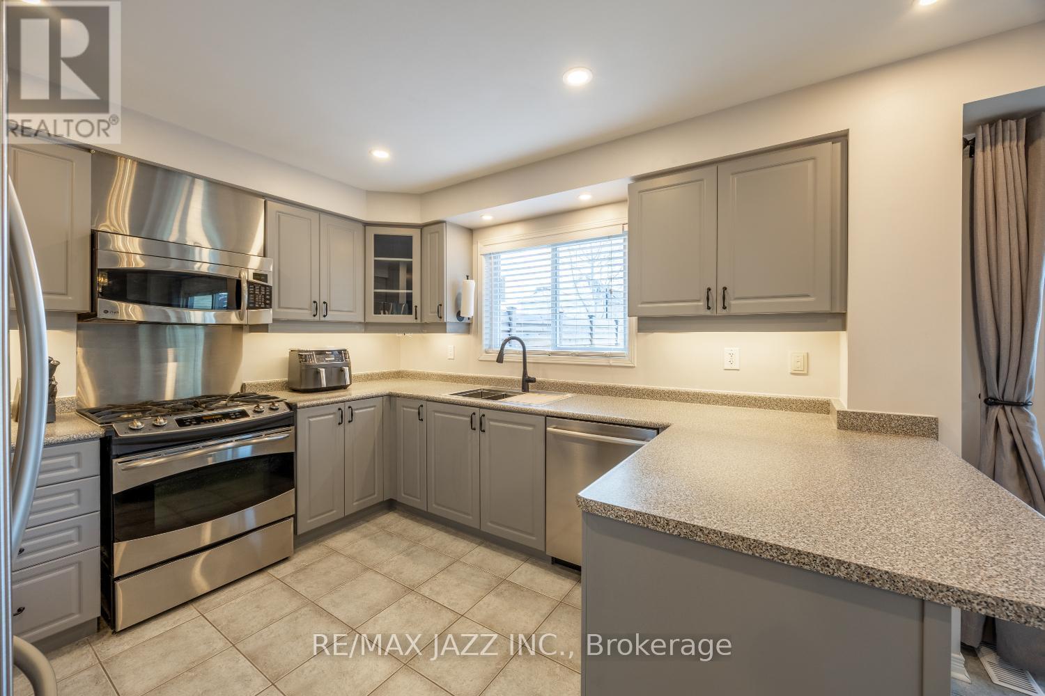 50 Honeyman Drive, Clarington, Ontario  L1C 0J1 - Photo 8 - E12658226