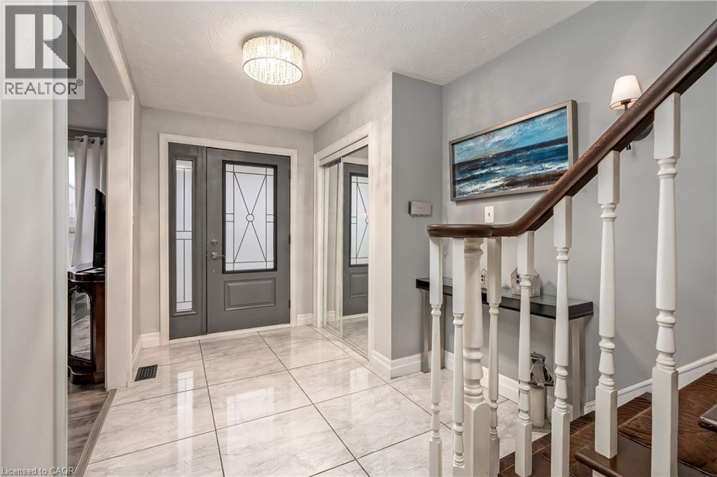 383 East 24th Street, Hamilton, Ontario  L8V 4W8 - Photo 5 - 40795668