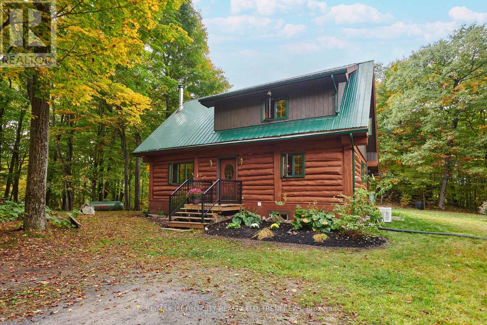 109 Scharf Lane, Greater Madawaska, Ontario  K0J 1H0 - Photo 6 - X12437537