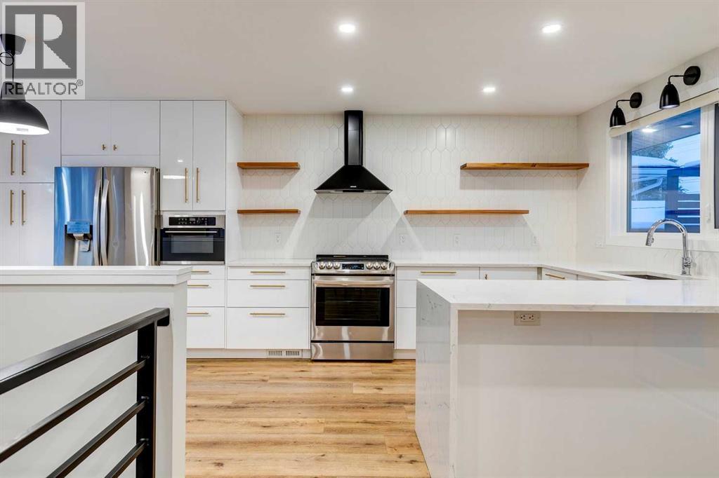 3416 Lane Crescent Sw, Calgary, Alberta  T3E 5X2 - Photo 7 - A2274270