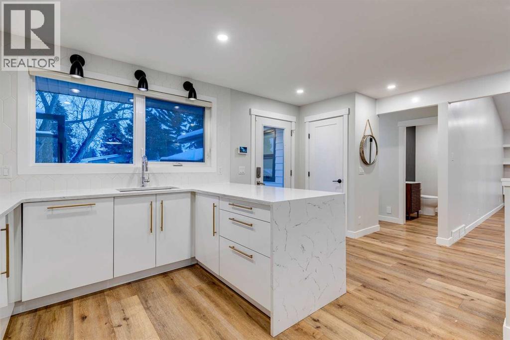 3416 Lane Crescent Sw, Calgary, Alberta  T3E 5X2 - Photo 11 - A2274270