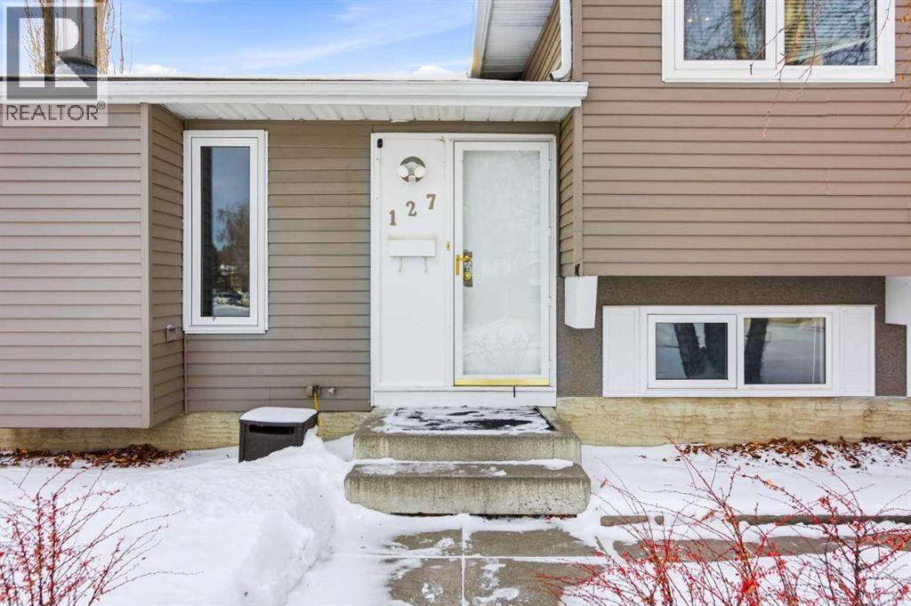 127 Queen Tamara Road Se, Calgary, Alberta  T2J 4E8 - Photo 2 - A2276456