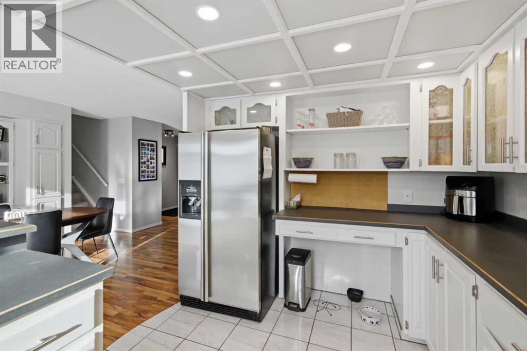 127 Queen Tamara Road Se, Calgary, Alberta  T2J 4E8 - Photo 17 - A2276456