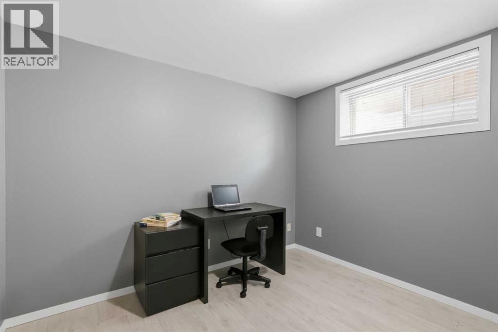 127 Queen Tamara Road Se, Calgary, Alberta  T2J 4E8 - Photo 37 - A2276456