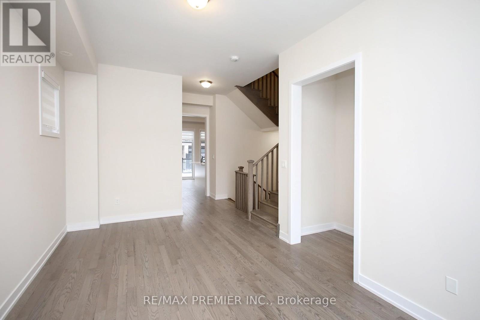 3057 Welsman Gardens, Oakville, Ontario  L6H 7Z2 - Photo 11 - W12658218