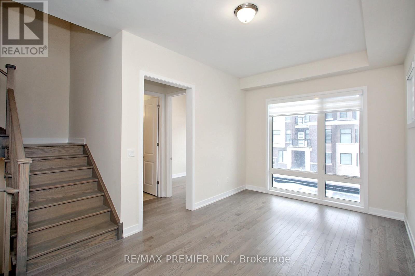 3057 Welsman Gardens, Oakville, Ontario  L6H 7Z2 - Photo 12 - W12658218