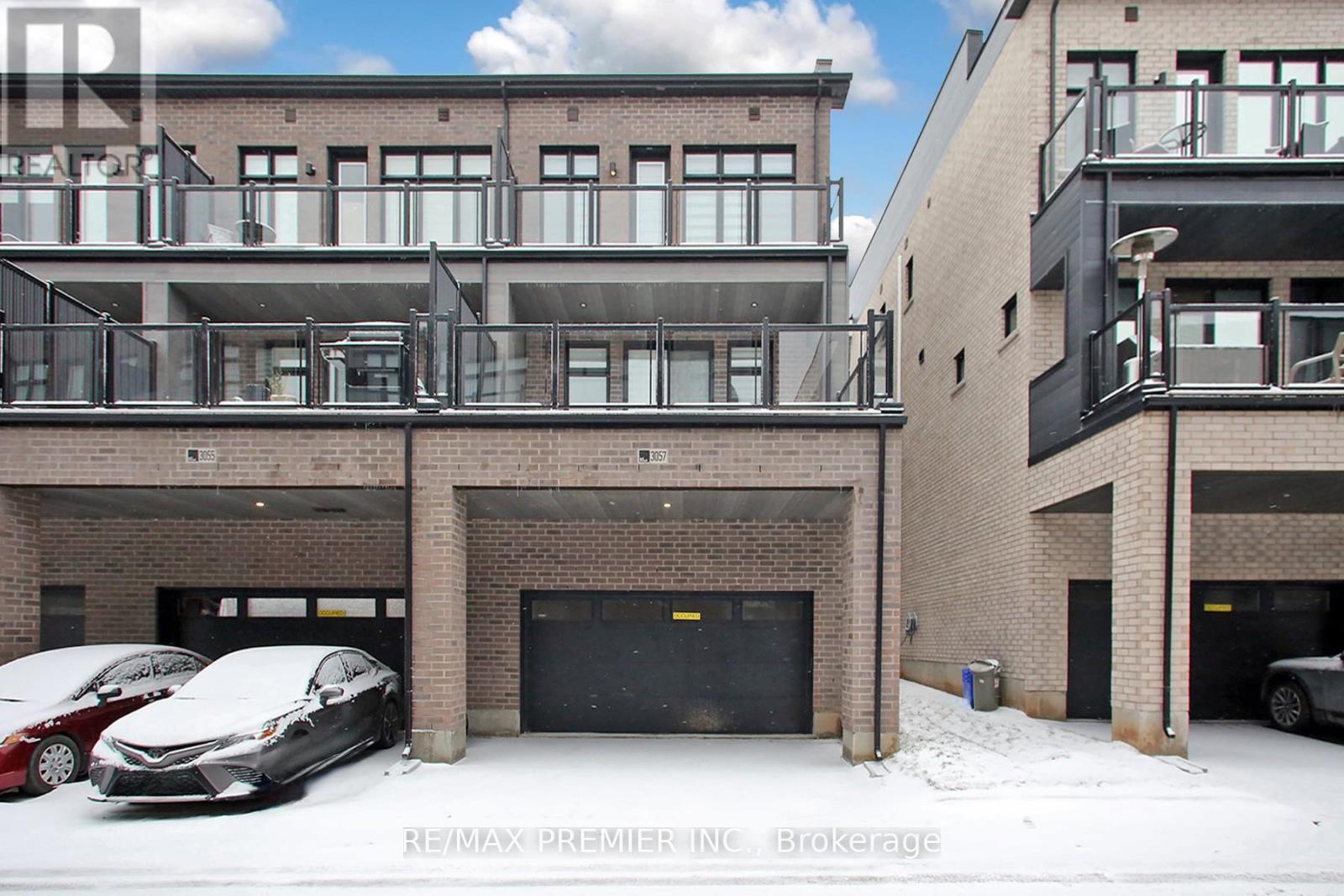 3057 Welsman Gardens, Oakville, Ontario  L6H 7Z2 - Photo 2 - W12658218