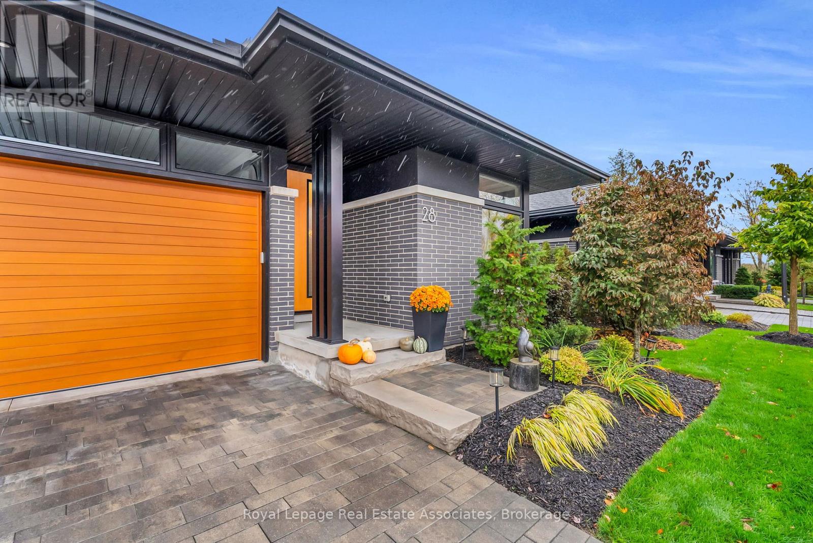 8 - 28 Juniper Trail, Welland, Ontario  L3C 0H5 - Photo 2 - X12658230