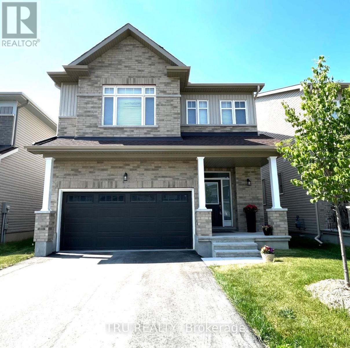 81 Dunlop Road, Carleton Place, Ontario  K7C 0R8 - Photo 2 - X12658236