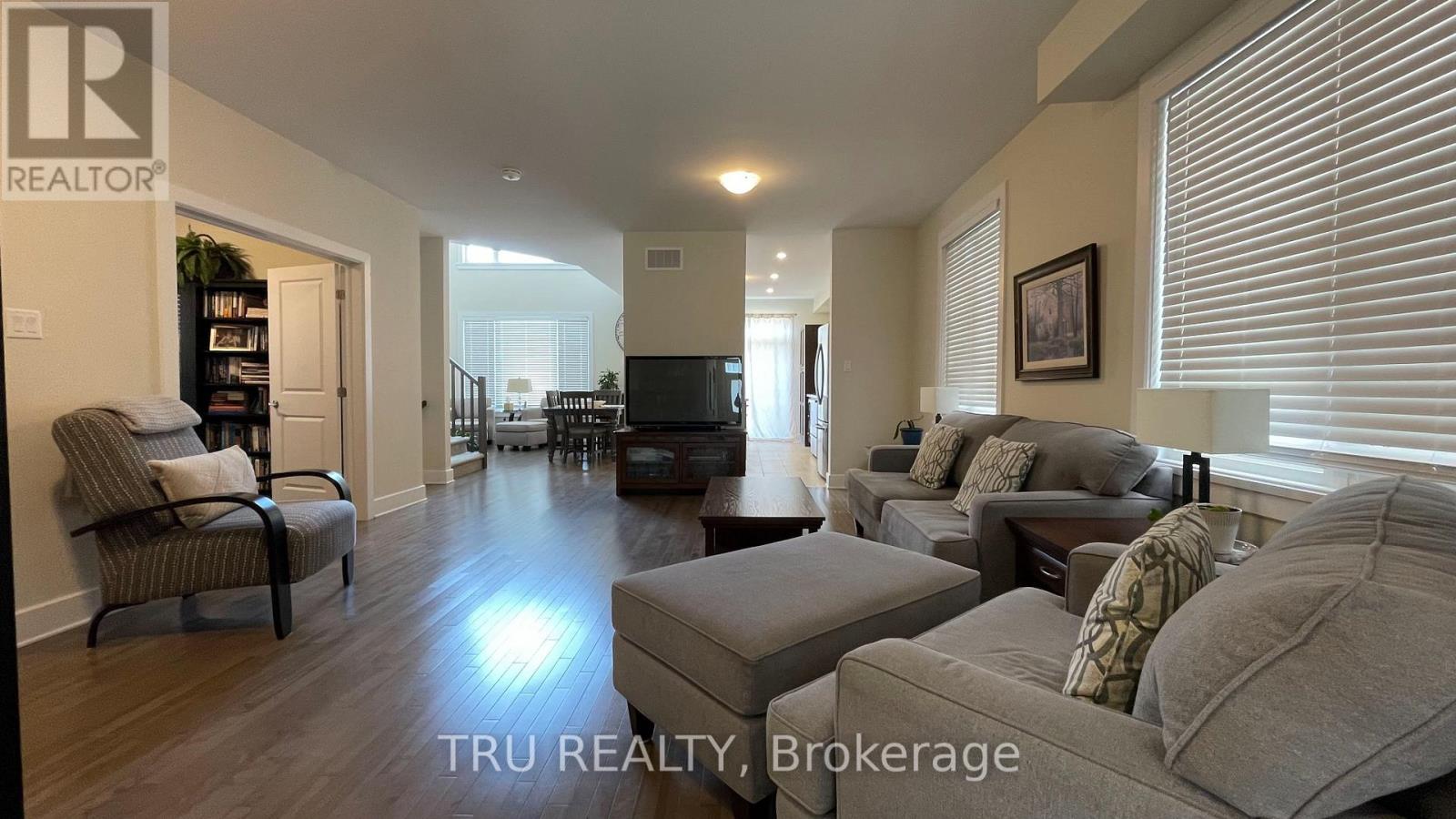 81 Dunlop Road, Carleton Place, Ontario  K7C 0R8 - Photo 4 - X12658236